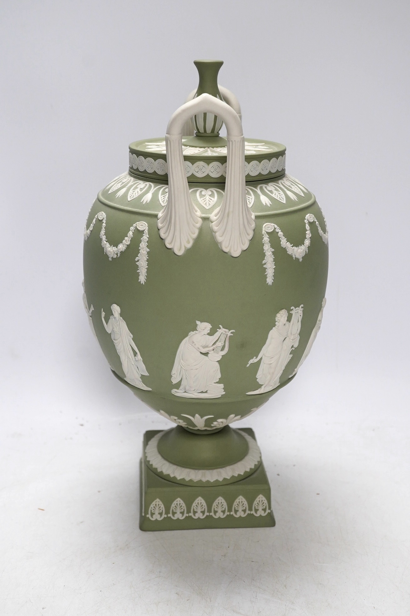 A large Wedgwood green jasper urn and cover, 30cm. Condition - good